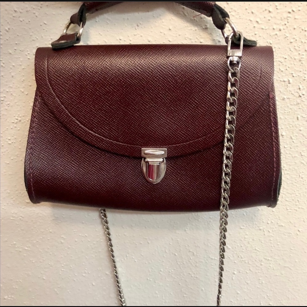 Cambridge Satchel Purse with Silver Chain